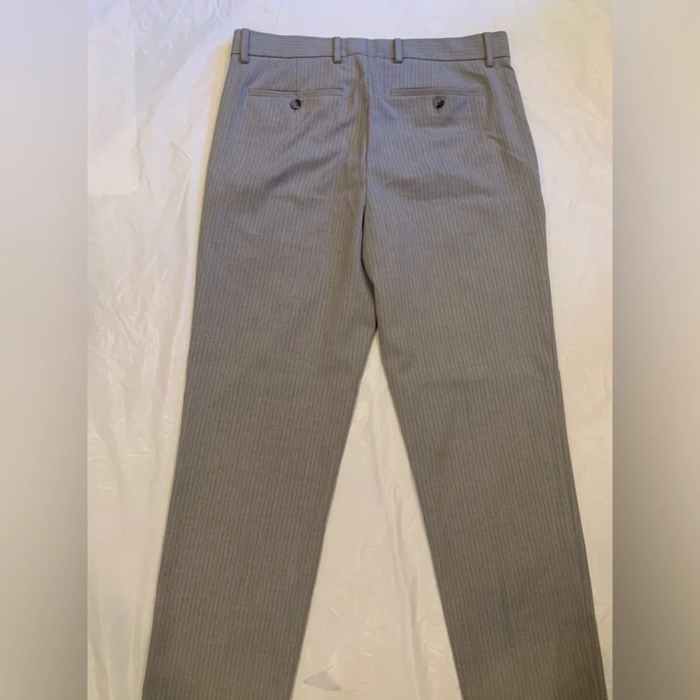 Banana Republic Slim Fit Men’s Grey W/ Blue Pinstripe Slacks/ Dress Pants 33x32